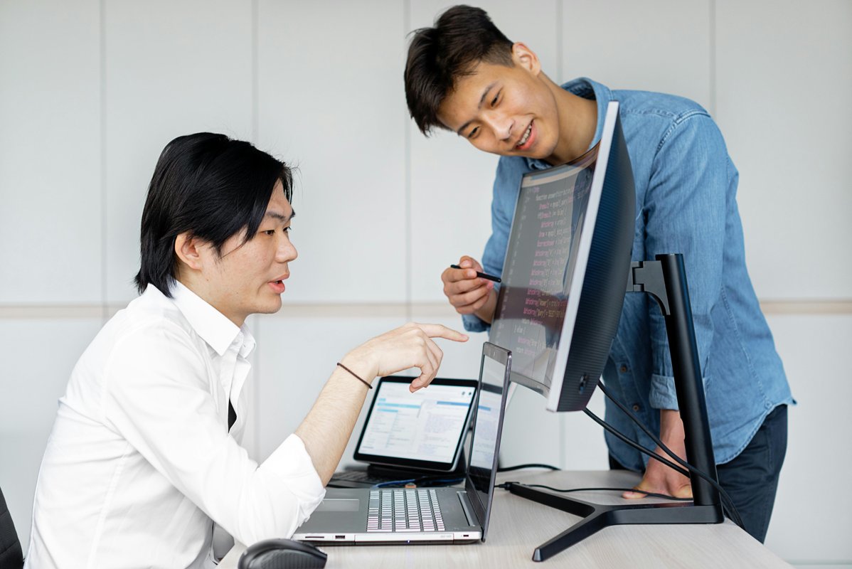 HubSpot vs Salesforce : quel CRM choisir pour votre PME en 2026 ?