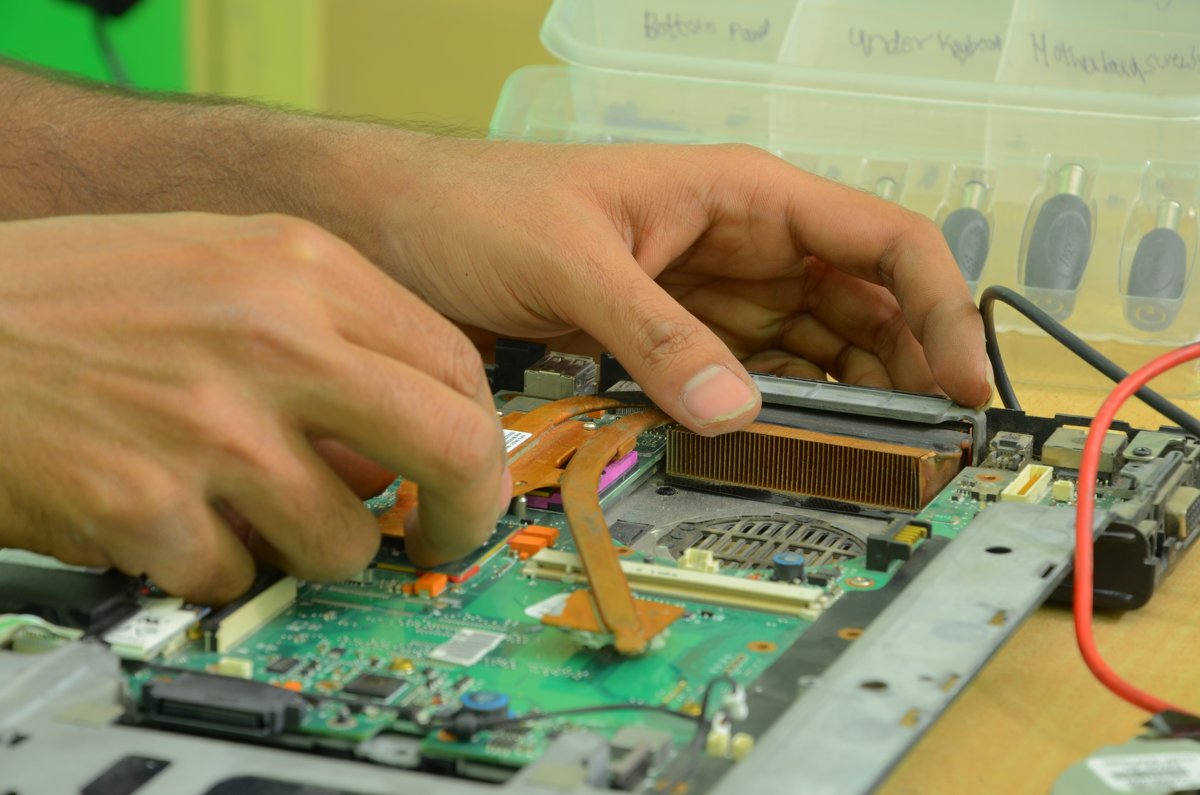 Contrat de maintenance informatique : ce que votre entreprise doit absolument négocier