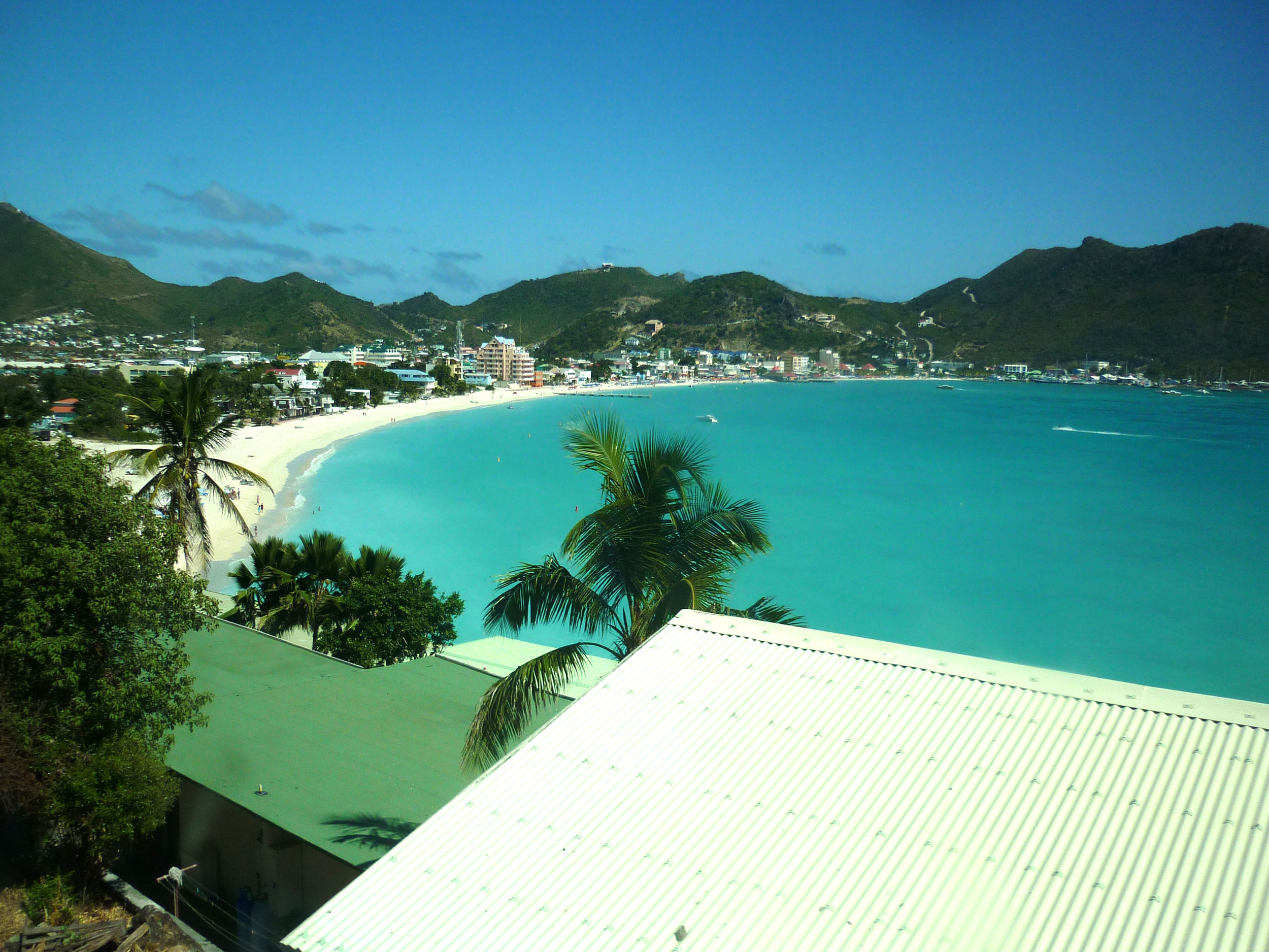 Google Ads à Saint-Martin et Sint Maarten : SEA bilingue sur une île binationale