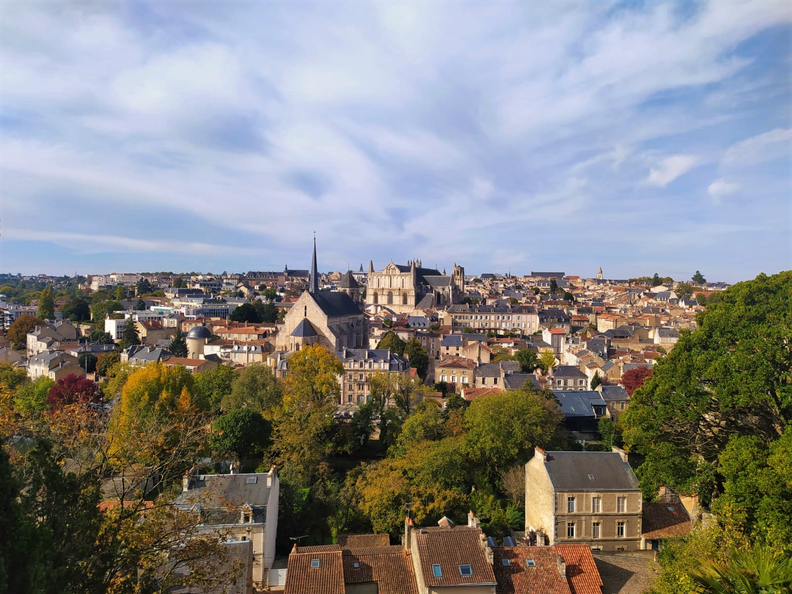SEO à Poitiers : choisir une agence de référencement naturel en Vienne